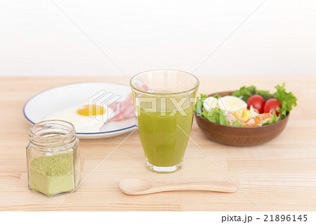 ミドリムシドリンク 青汁 緑汁 野菜ジュース ユーグレナ ミドリムシ の写真素材