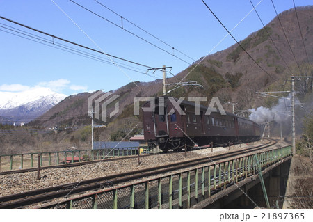 SL旧型客車使用列車と谷川岳 21897365