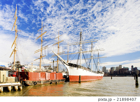 Pier 17, Manhattan, New York City, USA Pier 17, Manhattan, New York City, USA 21898407