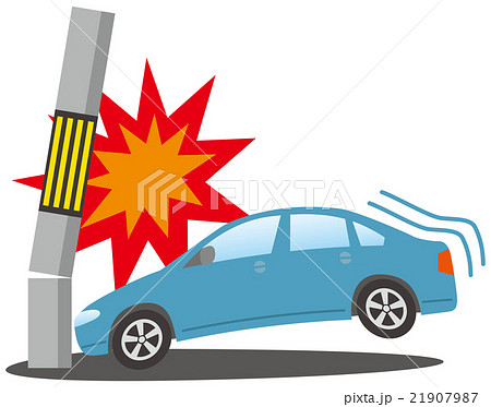 電柱へ激突する自動車 21907987