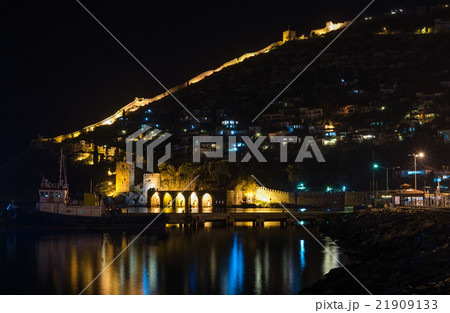 Night view of harbour, fortress and ancient Night view of harbour, fortress and ancient 21909133