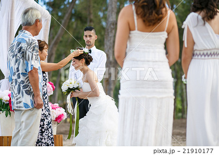 ハクレイを受け取る新婦 21910177