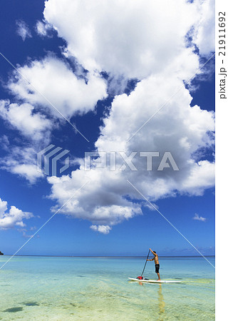 タモンビーチの海と雲 21911692