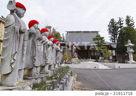 信州　箕輪の文化財　西光寺境内　高遠の石工の作品　石造延命地蔵尊を祀る 21911716