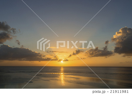 タモン湾に沈む夕陽 タモン湾に沈む夕陽 21911981