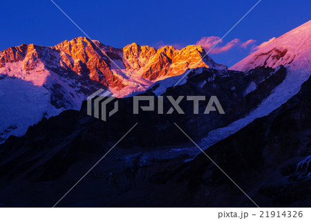 Kanchenjunga 21914326