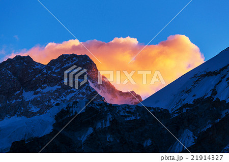 Kanchenjunga 21914327