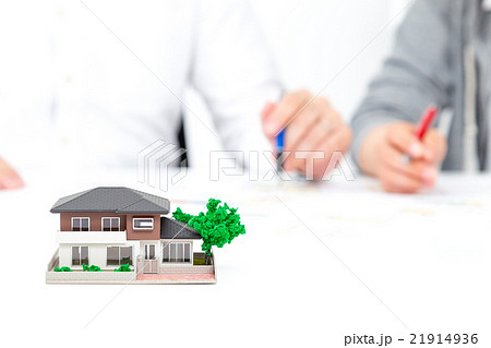 夫婦 男性と女性 マイホーム計画 住宅相談 消費増税前駆け込み需要 コピースペース 新婚夫婦 夫婦 男性と女性 マイホーム計画 住宅相談 消費増税前駆け込み需要 コピースペース 新婚夫婦 21914936