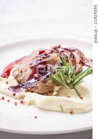 duck breast with mashed potato 21924093