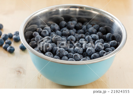 fresh blueberry 21924355