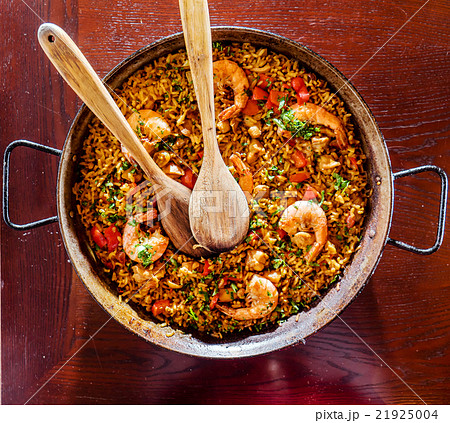 seafood paella 21925004