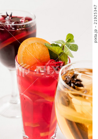 summer cocktails 21925347