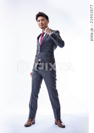 スーツの男性 21931677