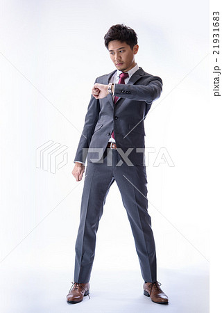 スーツの男性 21931683