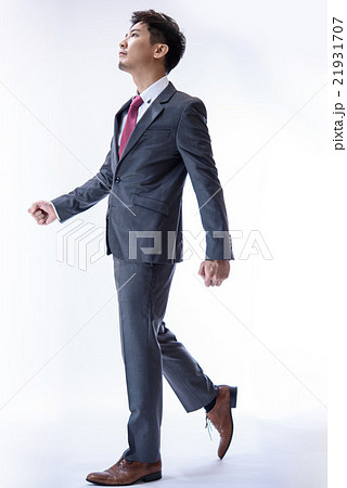 スーツの男性 21931707