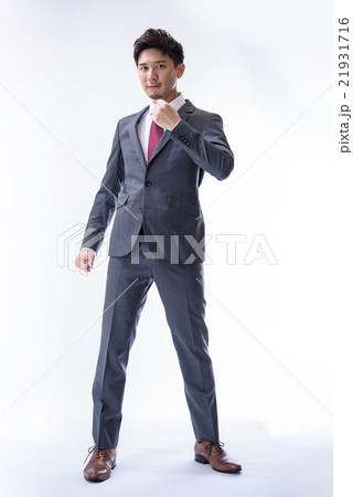 スーツの男性 21931716
