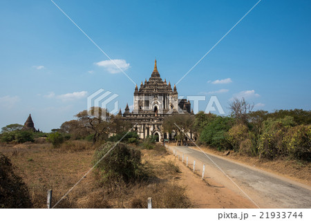 ThatbyinnyuThe highest temple in Bagan, Myanmar 21933744