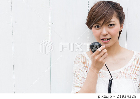 無線をする女性 無線をする女性 21934328