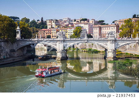 Touristic boat and Ponte Vittorio Emanuele II Touristic boat and Ponte Vittorio Emanuele II 21937453