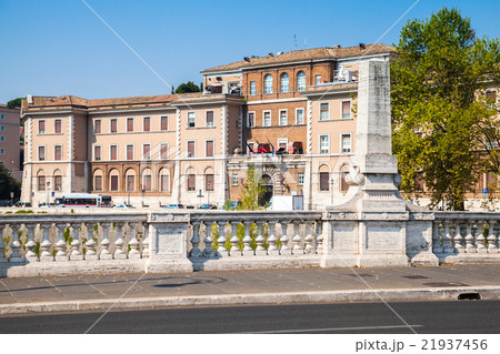 Ponte Vittorio Emanuele II, Rome, Italy Ponte Vittorio Emanuele II, Rome, Italy 21937456