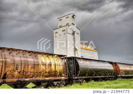 Prairie Grain Elevator 21944775