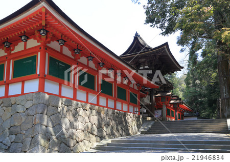 石上神宮の回廊と楼門 石上神宮の回廊と楼門 21946834