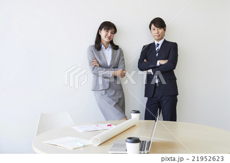 ビジネス ミーティングシーン ビジネス ミーティングシーン 21952623