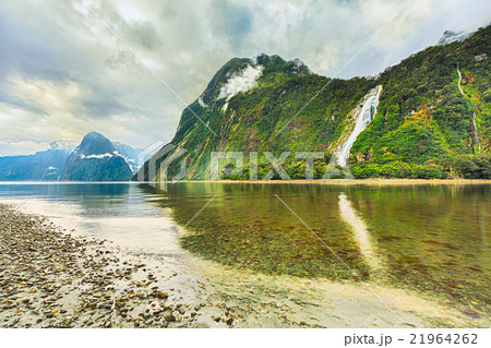 Milford sound 21964262