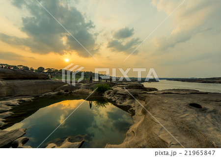 Thailand grand canyon (sam pan bok)  21965847