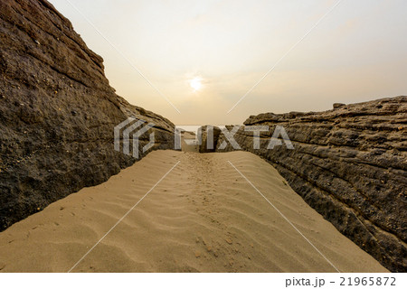 Thailand grand canyon (sam pan bok)  21965872