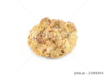 Cake wheel  Thai dessert , Khanom Kong, isolate on 21966944