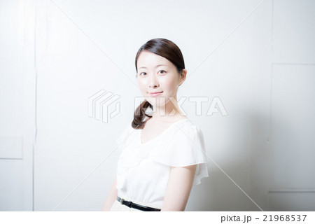 ファッション ポートレート 女性 ファッション ポートレート 女性 21968537