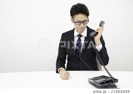 若手サラリーマン　オフィスフォン 21968899