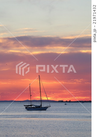 Sailing Sailing 21971432