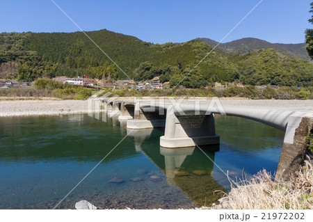 高知県四万十市 口屋内沈下橋の写真素材