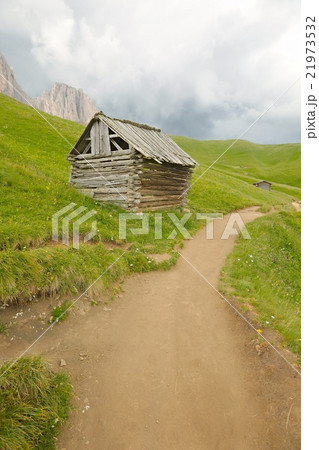 Barn in the ALps 21973532