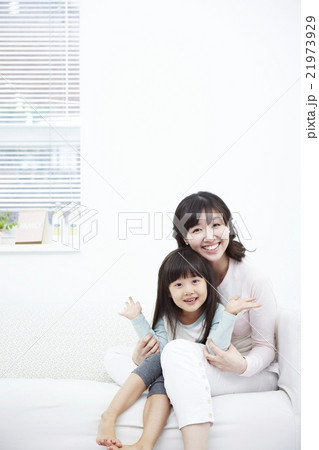幸せな娘とママ 21973929