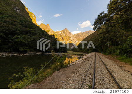 Railway track and Machu Picchu mountains, Peru 21974109