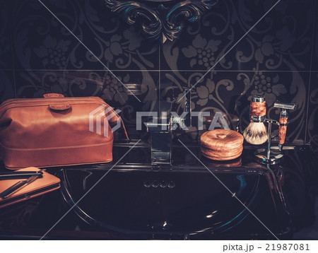 Gentleman's accessories in a luxury bathroom  21987081