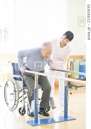リハビリ 21993830