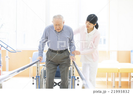リハビリ 21993832