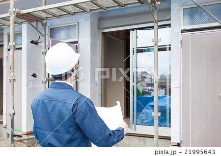 建設現場の男性 21995643