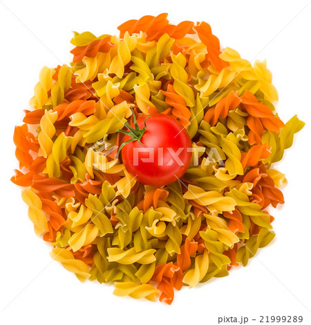 Pasta texture background with tomato 21999289