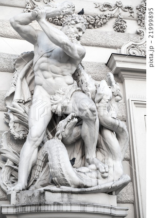 Hercules and Lernaean Hydra, staute in Vienna 21999895
