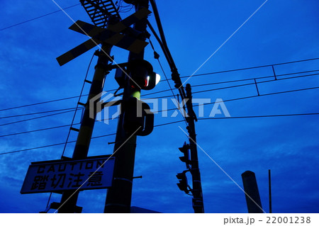 踏切シルエット 22001238