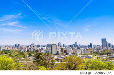 仙台城跡から眺める仙台の町並み 22005172