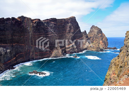 Cliffs of volcanic origin in Eastern Madeira Cliffs of volcanic origin in Eastern Madeira 22005469