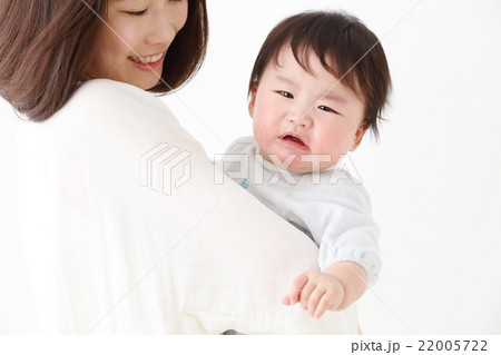 親子・泣く赤ちゃん 親子・泣く赤ちゃん 22005722