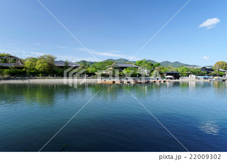 京都嵐山 新緑の桂川 京都嵐山 新緑の桂川 22009302