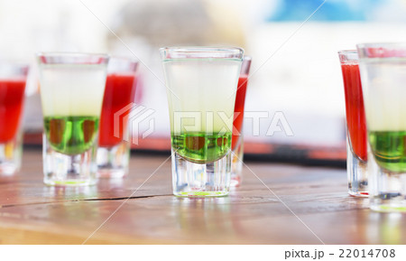 Raw of shot drinks 22014708